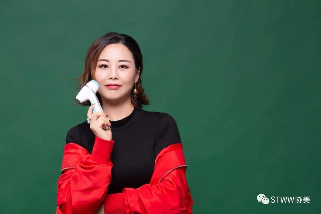 【每日一星】公司文员大逆袭--刘添添