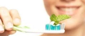 如新牙膏又发现一个新用处！
