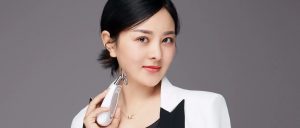 【每日一星】不美丽不疯狂–何君君